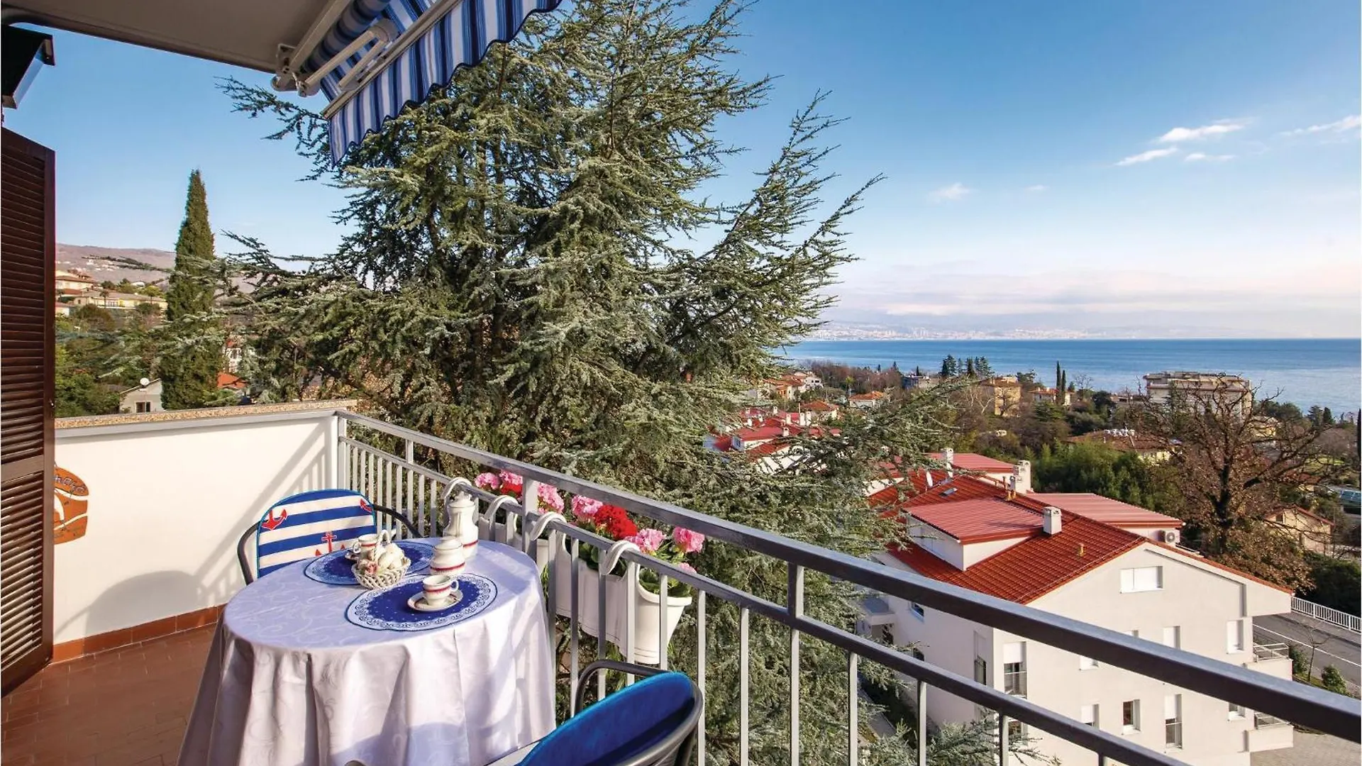 Nice Apartment In Lovran With House Sea View